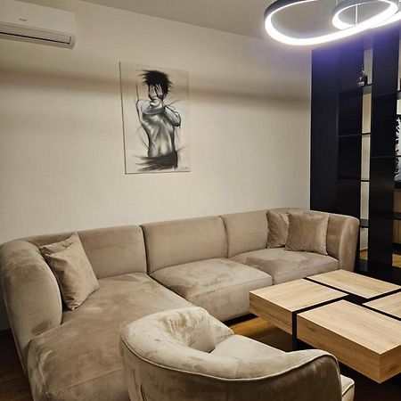 Adav Luxus Apartment Високо Екстериор снимка