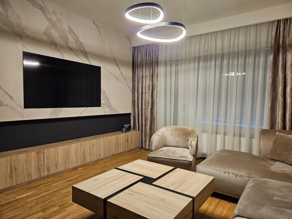 Adav Luxus Apartment Високо Екстериор снимка