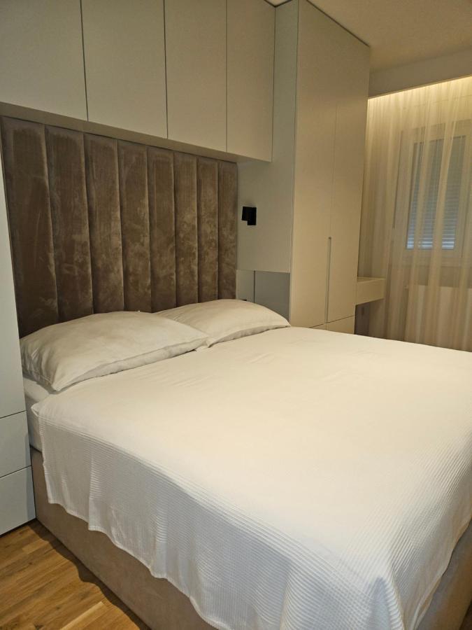 Adav Luxus Apartment Високо Екстериор снимка