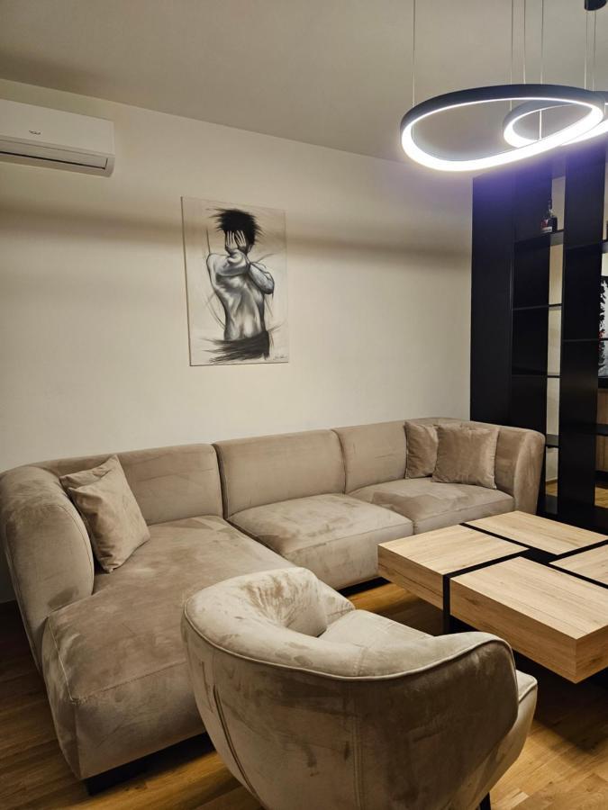 Adav Luxus Apartment Високо Екстериор снимка