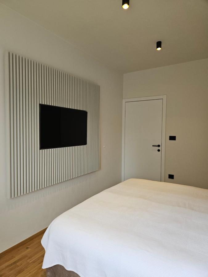Adav Luxus Apartment Високо Екстериор снимка